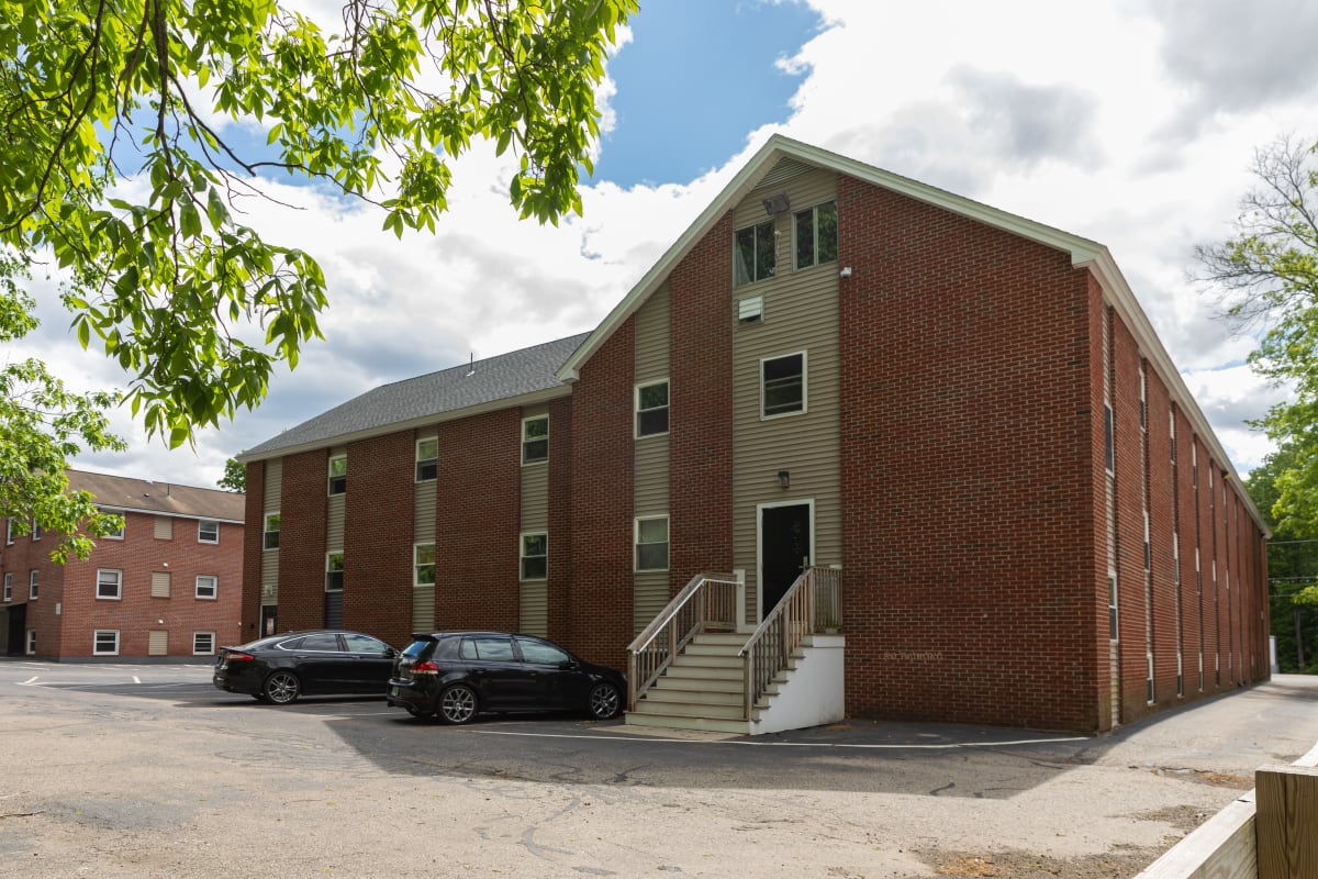 Photos and Video of 10 Strafford Ave in Durham, NH